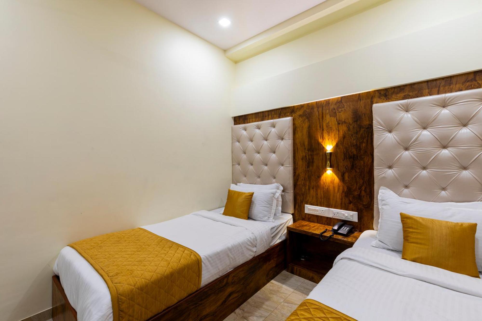 New Imperial Hotel Bombaj